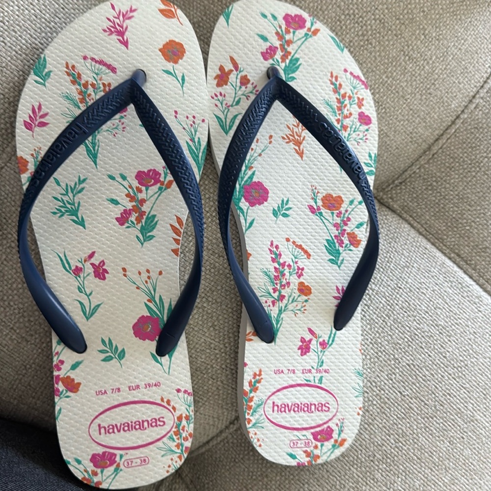 Havaianas flip flops size 7/8